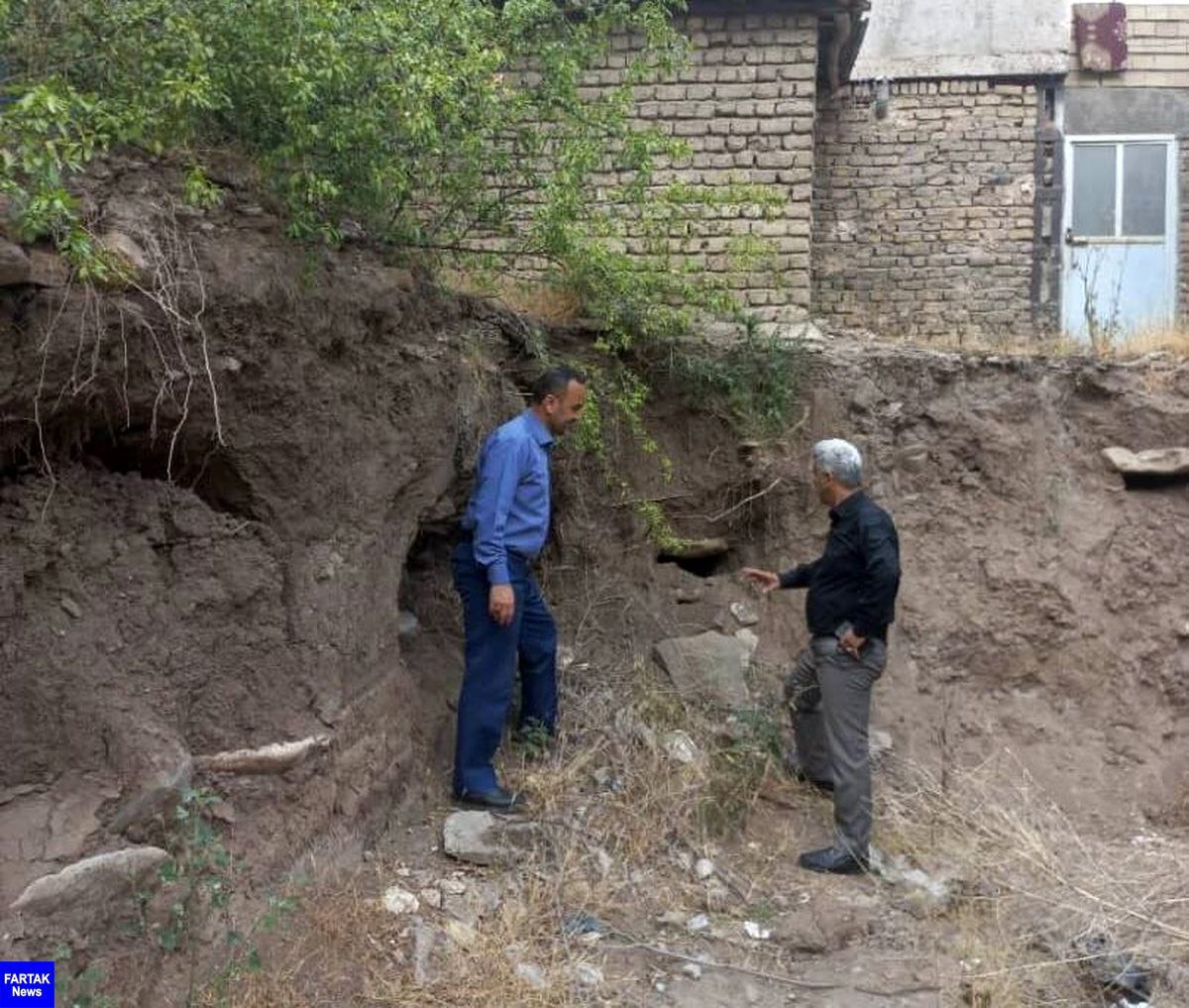 کشف چند گور باستانی حین خاکبرداری در شهرستان رودبار